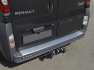 Renault Trafic 2001–2015 Nerjaveča zaščitna letev zadnjega odbijača z zavihkom Nataniko fotografija 1
