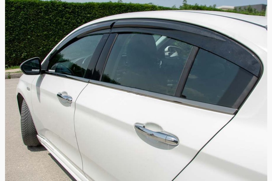 Fiat Tipo 2016– Spodnje okenske letve, temni krom (nerjavno jeklo) Limuzina/Hatchback (4 kosi) Image