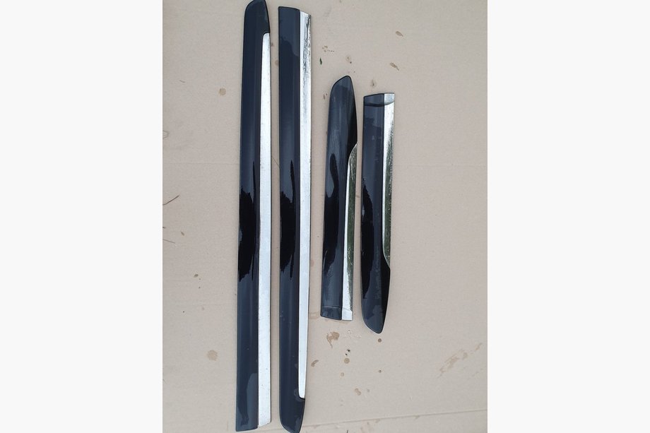 Lexus LX570/450d 2008–2022 Rabljene okrasne letve (4 kosi, 2008-2012) Image