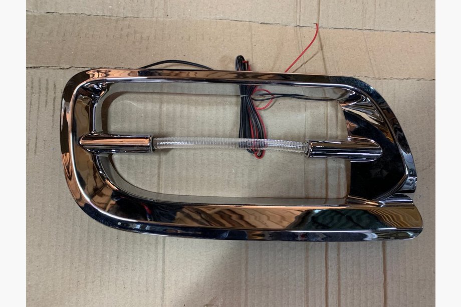 Toyota Land Cruiser 100 1998–2007 Kromirani pokrovi meglenk (2 kos, modra LED) Image