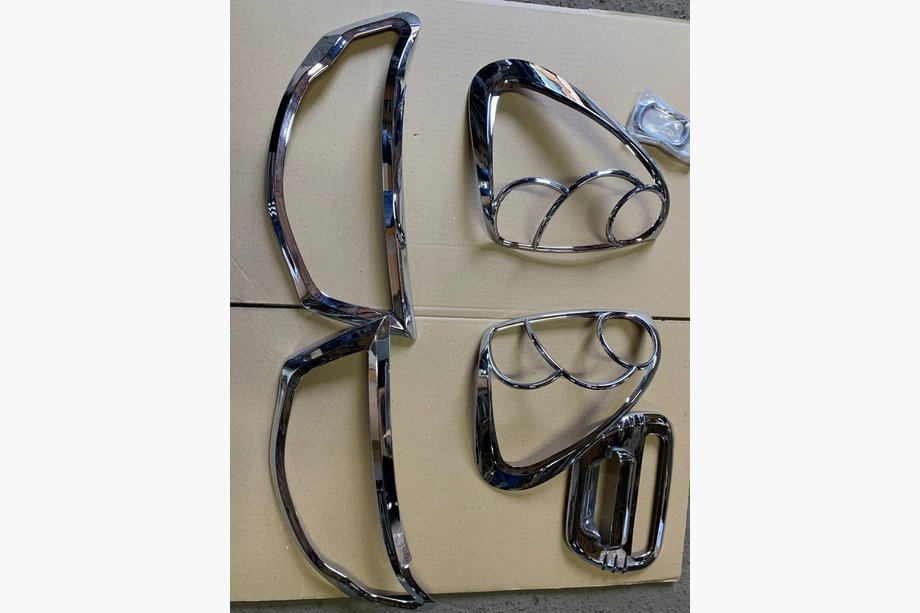 Mitsubishi L200 2006–2015 Razprodaja! Krom paket (komplet) Image