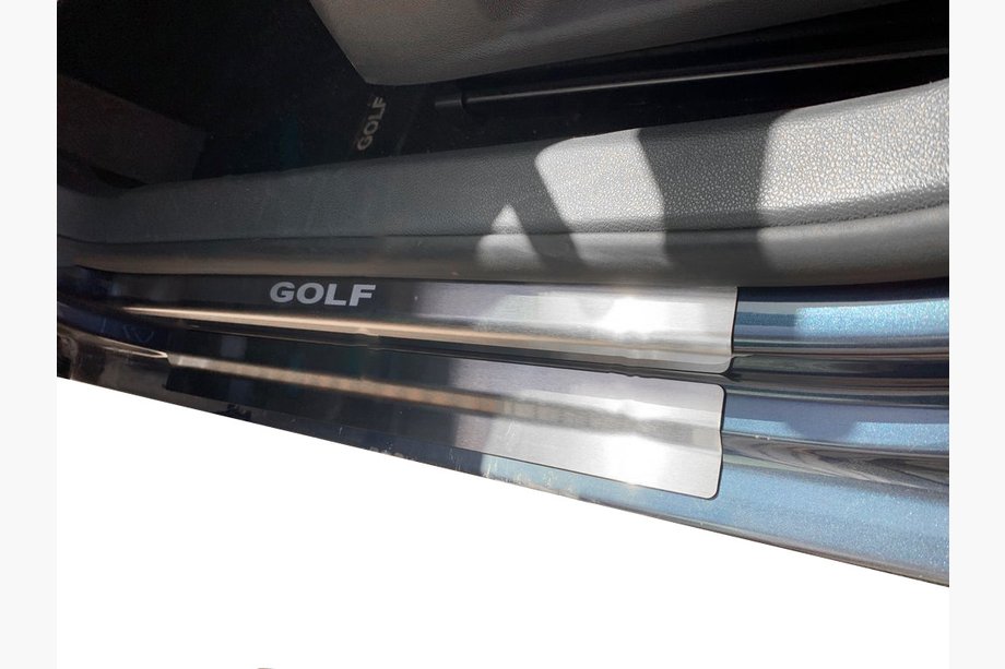 Volkswagen Golf 5 2003–2009 Obloge pragov Nataniko standard (nerjavno jeklo) Image