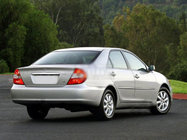 Toyota Camry 2001–2006 Kromirana letev nad registrsko tablico fotografija 1