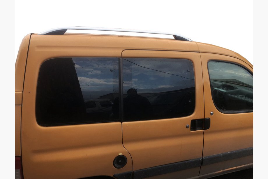 Citroen Berlingo 1996–2008 Strešne vzdolžne letve Skyport (mat siva) Fotografija 6