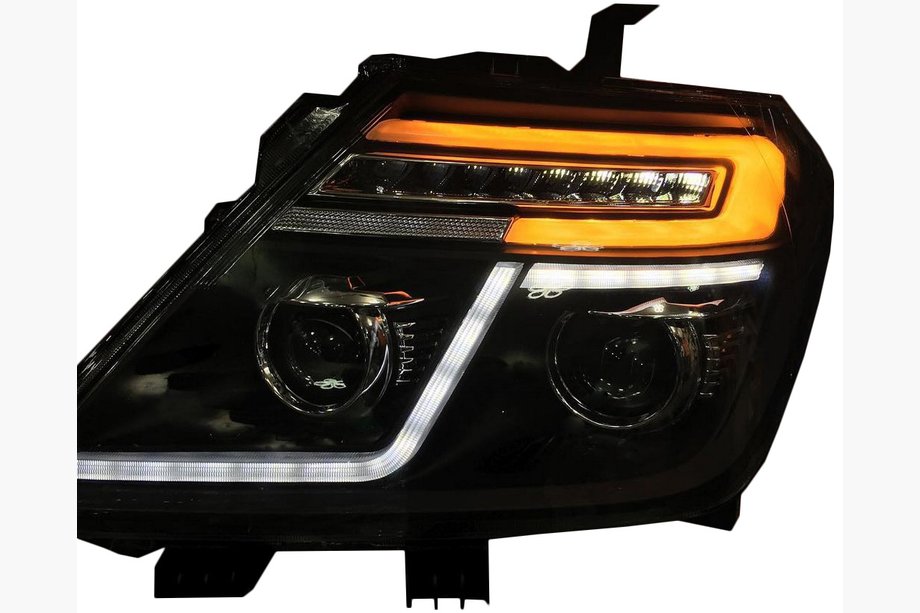 Nissan Patrol Y62 2010–2024 Sprednji žarometi Flash LED (2 kosa) Image
