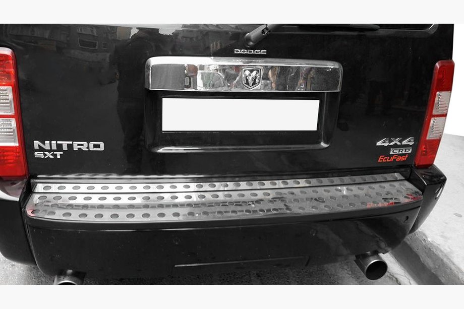 Dodge Nitro 2006–2011 Nerjaveča zaščitna letev za zadnji odbijač Image