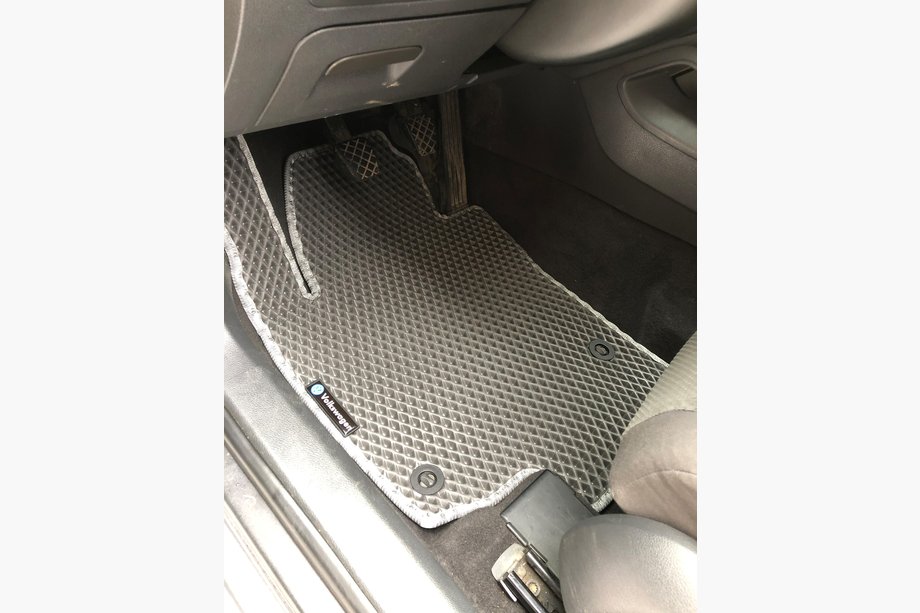 Volkswagen Golf 5 2003–2009 EVA avtomobilske preproge (črne) Image
