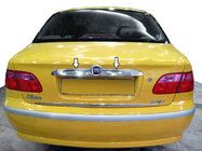 Fiat Albea 2002–2012 Kromirana letvica nad registrsko tablico (nerjavno jeklo) fotografija 1