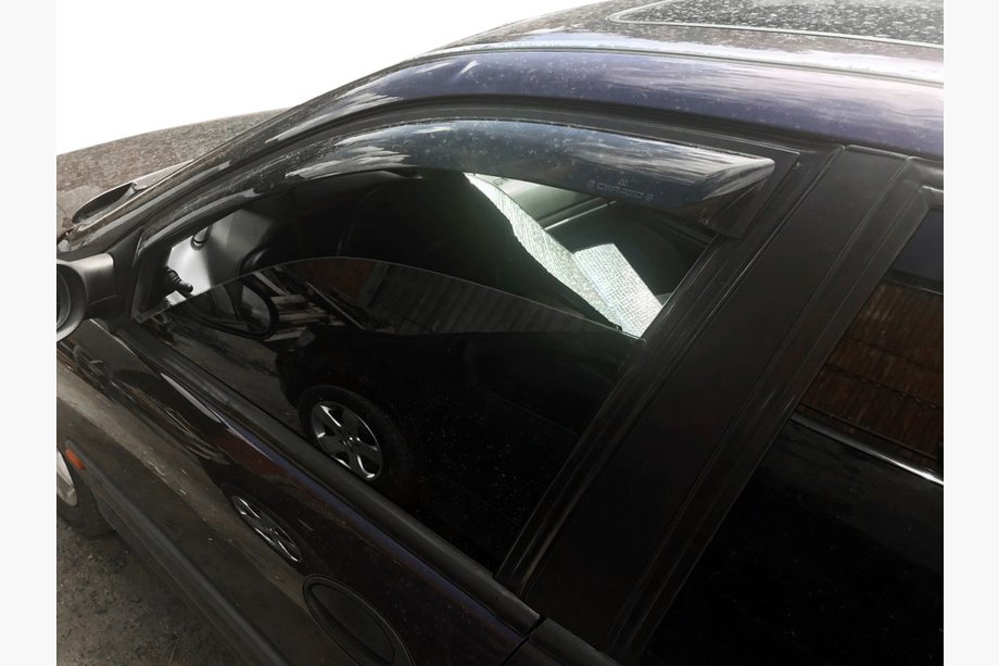 Renault Laguna 1994–2001 Deflektorji oken (sprednji) Image