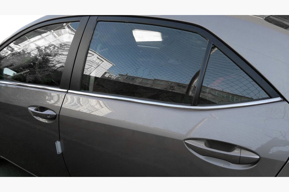 Toyota Corolla 2013–2019 Spodnja okrasna letvica (4 kosi, nerjavno jeklo) Image