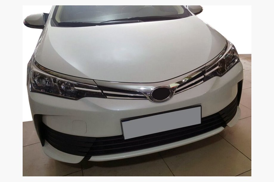 Toyota Corolla 2013–2019 Nerjaveče letvice za masko hladilnika (2017-2019, nerj.) Image