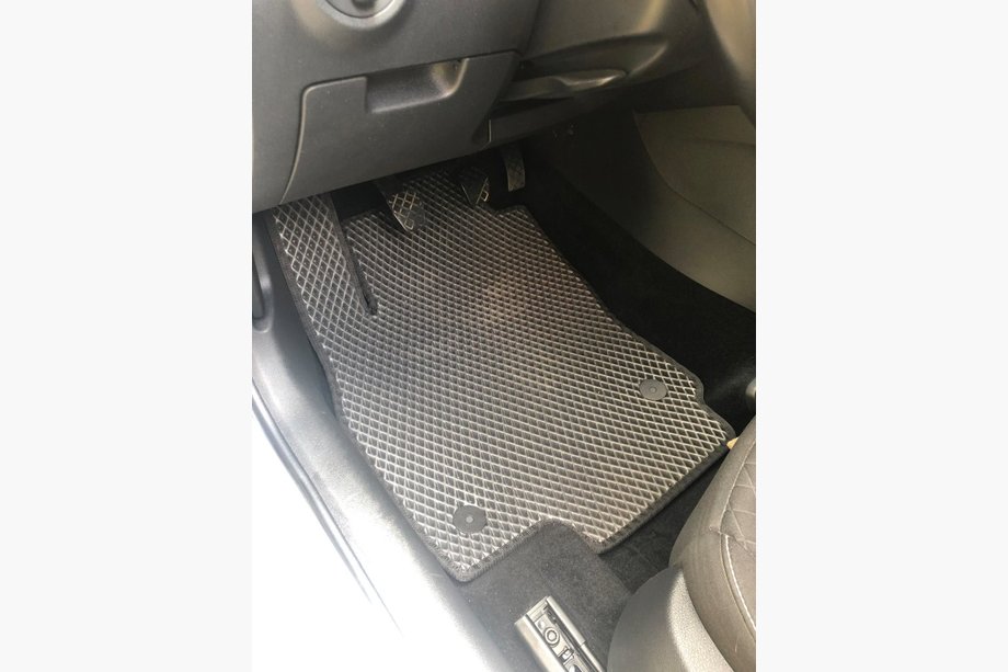 Skoda Octavia III A7 2013–2019 EVA avtomobilske preproge (črne) Image