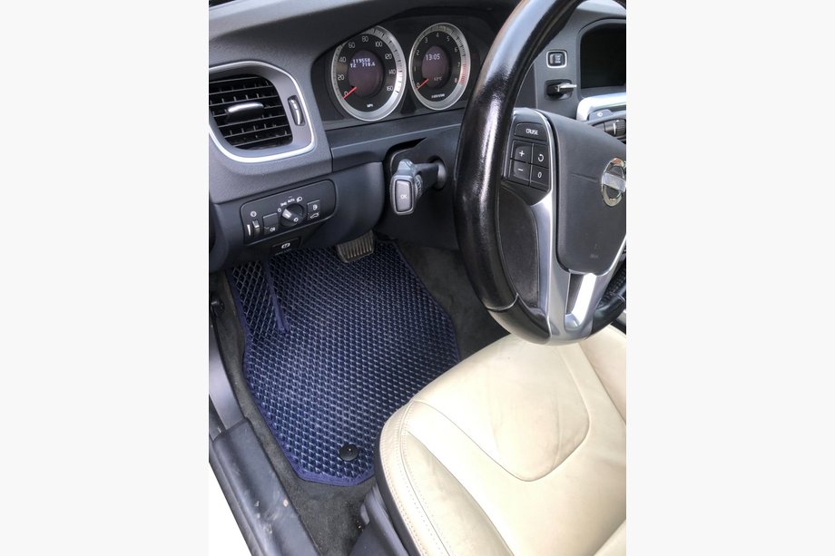 Volvo V60 2011–2018 EVA avtomobilske preproge (črne) Image