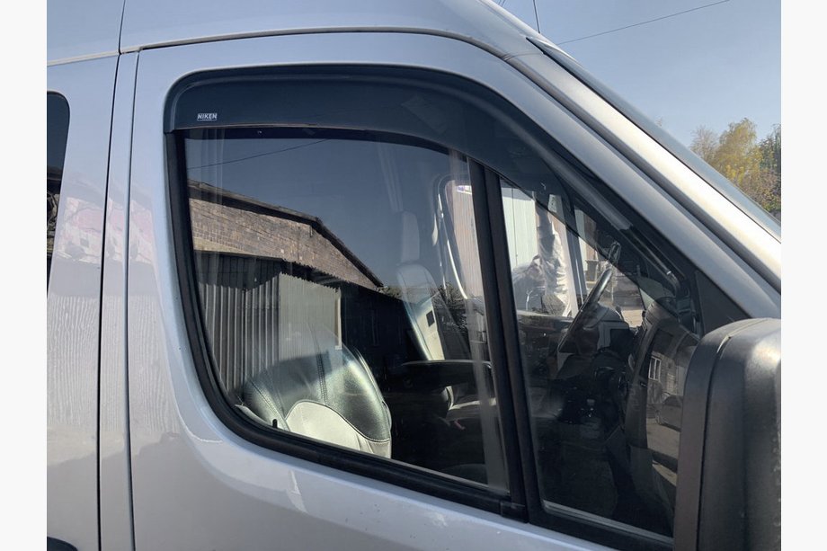 Volkswagen Crafter 2006–2016 Vetrni deflektorji za okna (2 kos, Niken) Image
