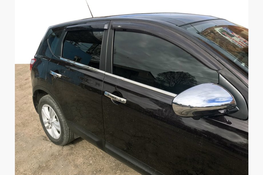 Nissan Qashqai 2010–2014 Zunanje obrobe (4 kosi, nerjavno jeklo) Standardna osnova, OmsaLine – italijansko nerjavno jeklo Image