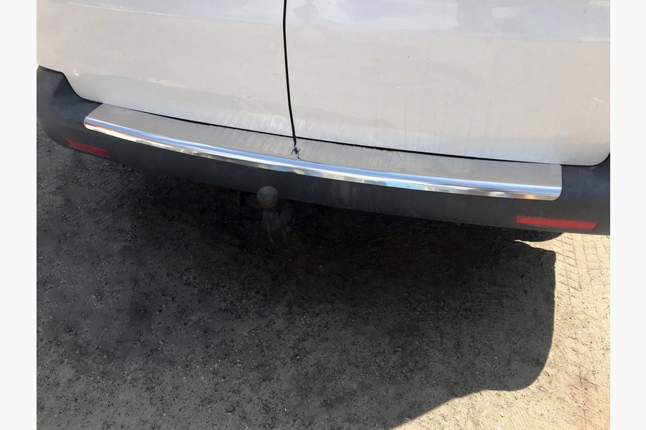 Volkswagen T5 2010–2015 Zaščitna letev zadnjega odbijača z zavihkom (Carmos V1, jeklo) Image