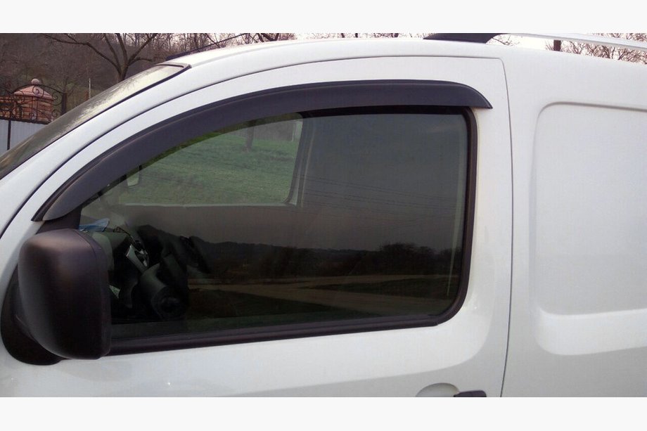 Renault Kangoo 2008–2020 RAZPRODAJA! Vetrni deflektorji za okna (2 kos, DDU-CBR) Image