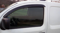 Renault Kangoo 2008–2020 RAZPRODAJA! Vetrni deflektorji za okna (2 kos, DDU-CBR) fotografija 1