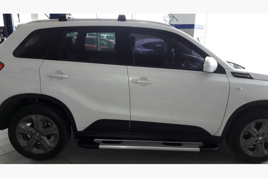 Suzuki Vitara 2015– Bočne stopnice Bosphorus OLD Grey (2 kosa, aluminij) Image