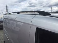 Fiat Doblo II 2010–2022 črne strešne letve Standardna, plastične noge fotografija 3