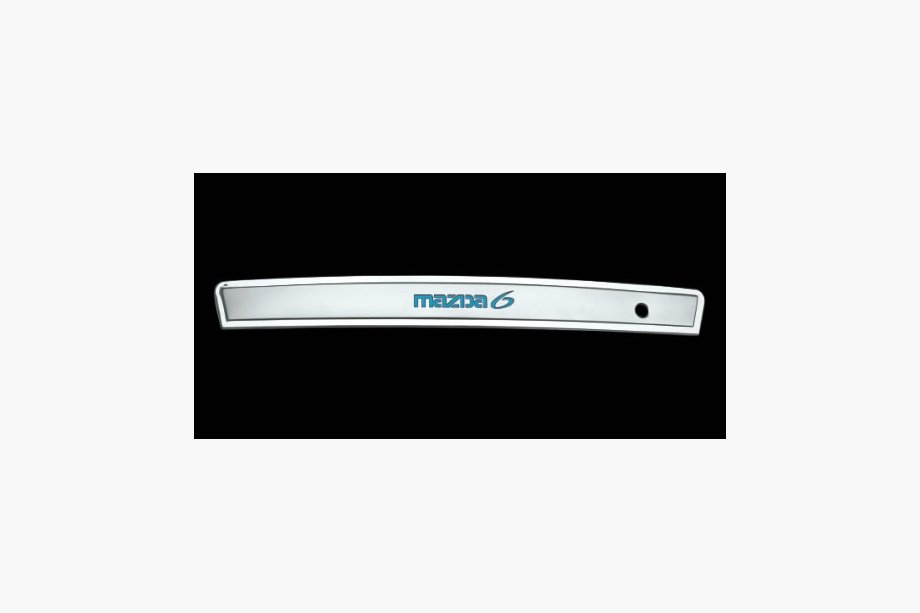 Mazda 6 2003–2008 Kromirana okrasna letvica z modro osvetlitvijo (plastika) Image