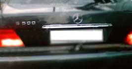 Mercedes razred S W140 1991–1998 Okrasna letev nad registrsko tablico (inox) fotografija 1
