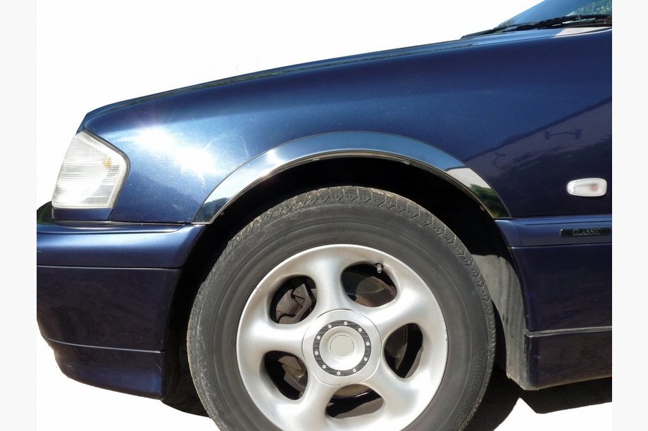 Mercedes C-class W202 1993–2001 Nerjaveče obrobe blatnikov (4 kosi) Image