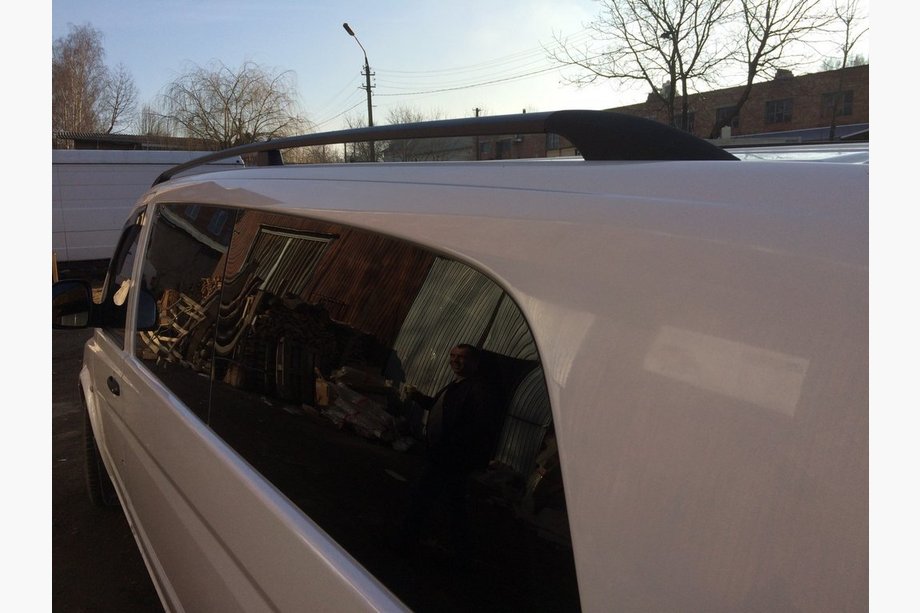 Mercedes Viano 2004–2014 Črne strešne vzdolžne letve ELITE (plastična noga) Dolga medosna razdalja (ExtraLong) Fotografija 8