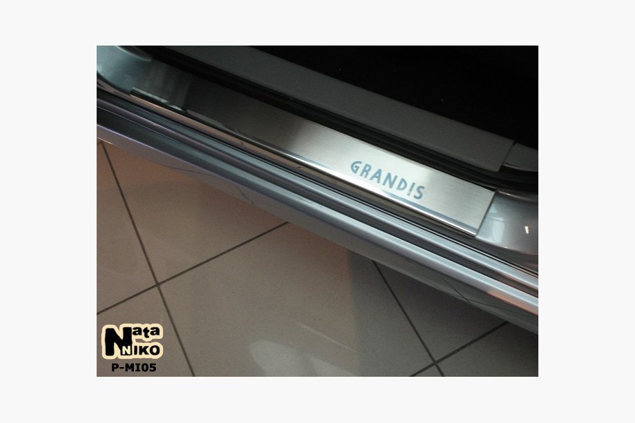 Mitsubishi Grandis 2003–2011 Nerjaveče zaščitne letve pragov Nataniko (2 kos) Image