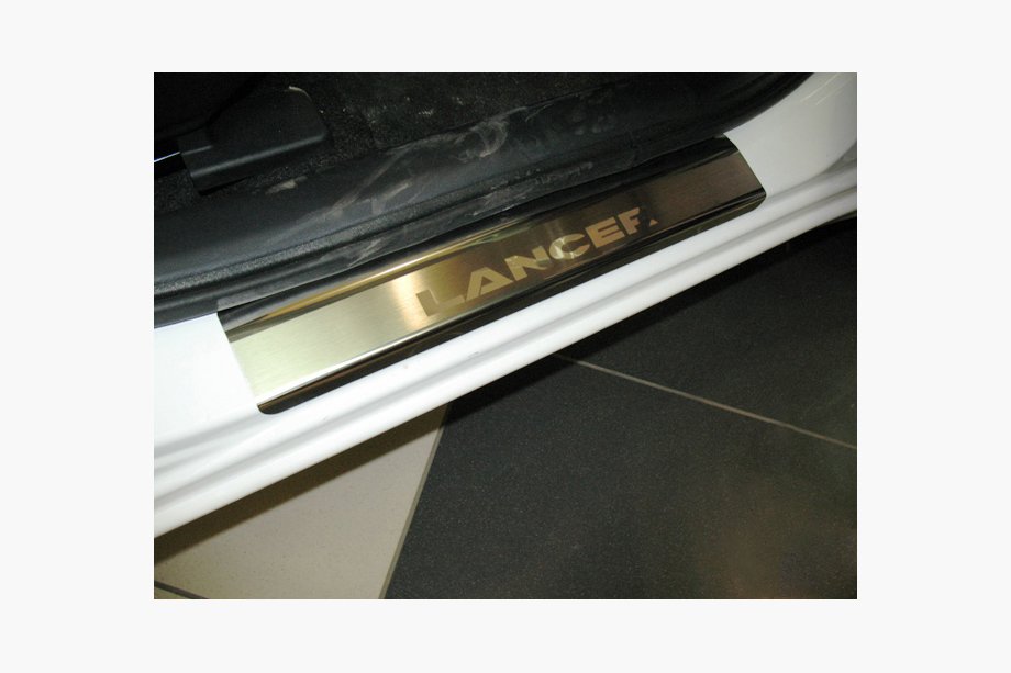 Mitsubishi Lancer X 2008– Nerjaveče letve pragov Nataniko (4 kosi) Premium – 3M lepilni trak, 0,8 mm Image