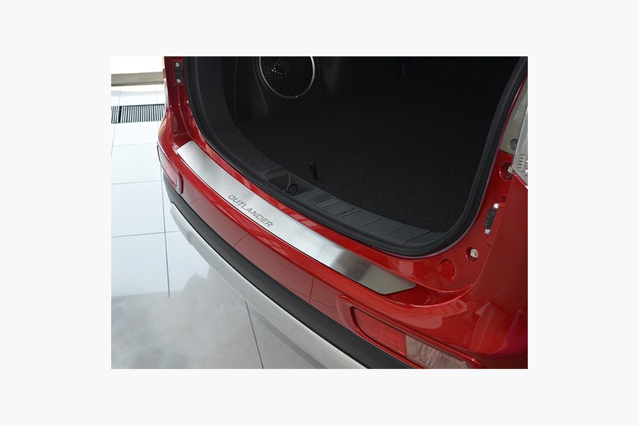 Mitsubishi Outlander 2012–2021 Nerjaveča letev za zadnji odbijač Nataniko 2015+ Image