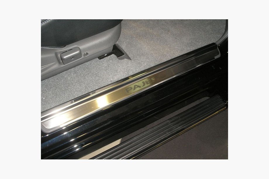 Mitsubishi Pajero Sport 1996–2007 Nataniko letve pragov (nerjaveče jeklo) Standard – lepilni trak Lohmann, 0,5 mm Image