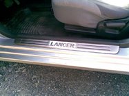 Mitsubishi Lancer 9 2004–2008 Zaščitne letve pragov OmsaLine (4 kosi, nerjaveče jeklo) fotografija 2