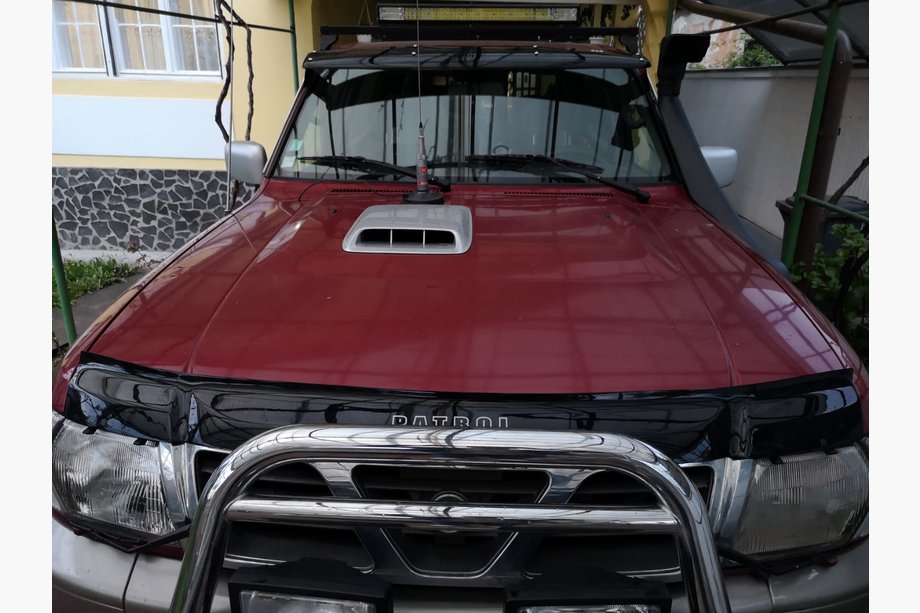 Nissan Patrol Y61 1997–2011 Deflektor za pokrov motorja 1997-2004 (VIP) Image