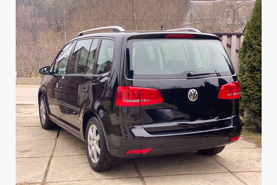 Volkswagen Touran 2003–2010 Strešne vzdolžne letve Skyport (mat siva) Fotografija 3