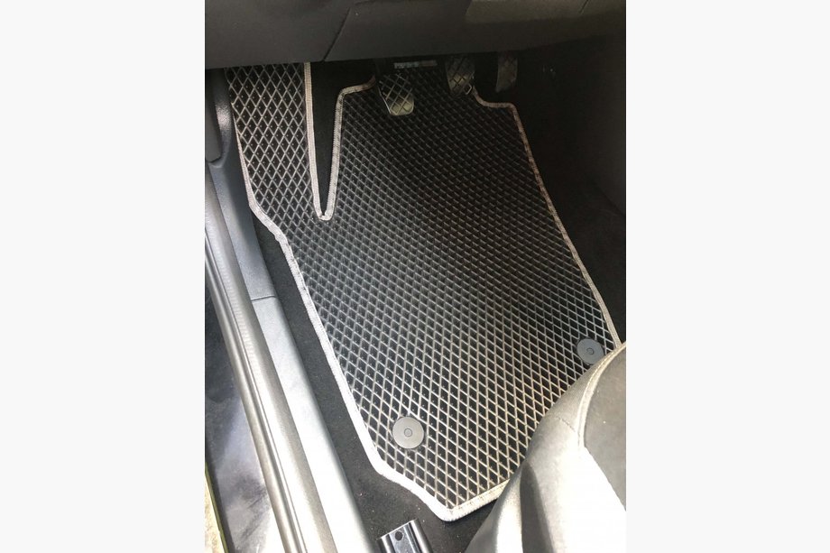 Skoda Fabia 2014–2021 EVA avtomobilske preproge (črne) Image