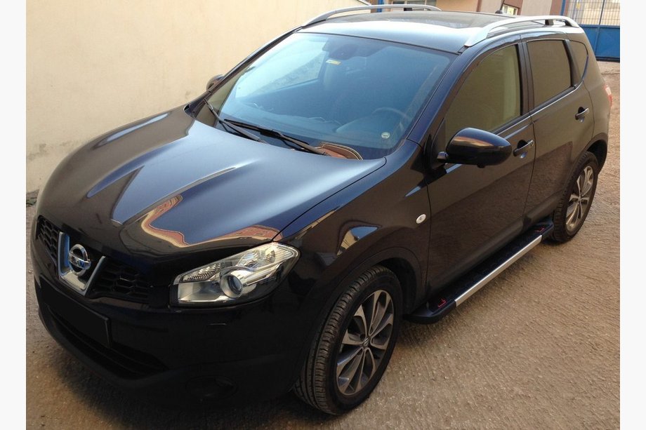 Nissan Qashqai 2010–2014 Stranske stopnice RedLine V1 (2 kos, aluminij) Image