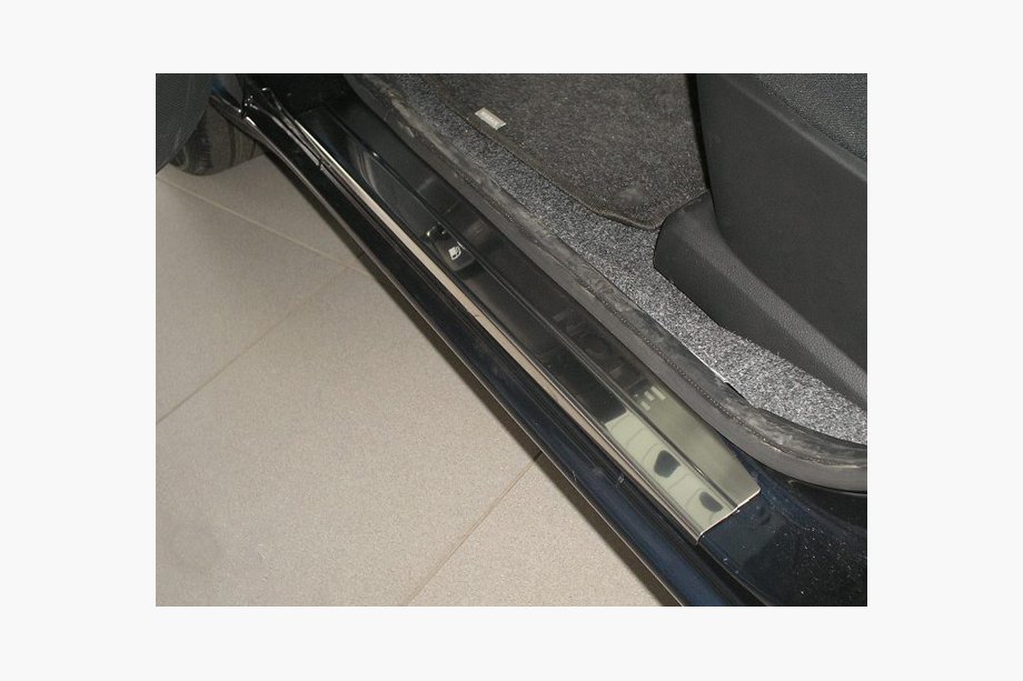 Nissan Note 2004–2012 Nerjaveče letve pragov Nataniko (4 kosi) Image