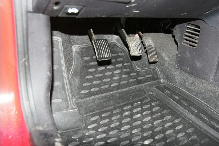 Hyundai I-10 2008–2013 Gumijasti tepihi za kabino (4 kosi, Novline) Image