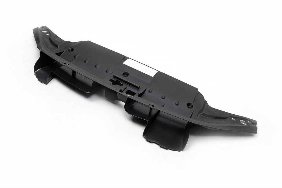 Toyota Land Cruiser 200 2007–2021 Plastični pokrov pod intercoolerjem za 4.5 diesel Image