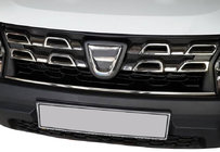 Dacia Duster 2008–2018 Letvica za masko hladilnika 2014-2018 (nerjavno jeklo) fotografija 1