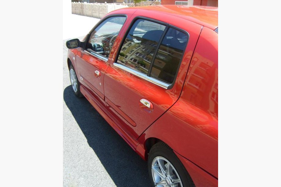 Renault Symbol 1999–2008 Stranski pragovi Ferrari tipa (za barvanje) Image
