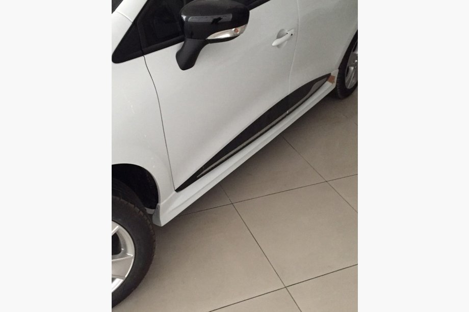 Renault Clio IV 2012–2019 Stranski pragovi (za lakiranje) Image