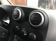 Mercedes Citan 2013–2021 Okrasni okvirji notranjih zračnikov (4 kosi, nerjavno jeklo) fotografija 1