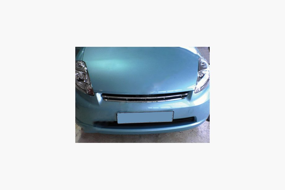 Daihatsu Sirion 2005–2015 Okrasna obloga za masko hladilnika (inox) Image