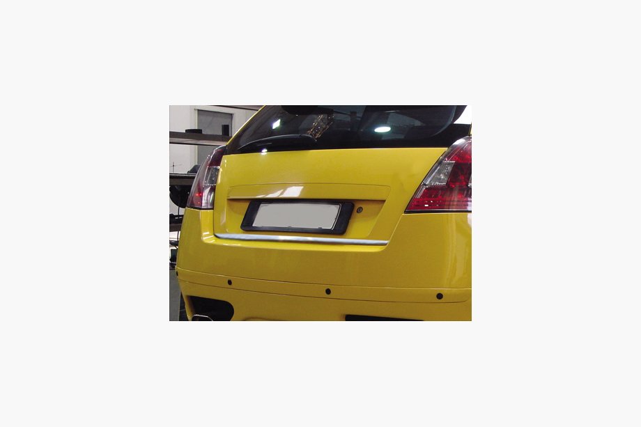 Fiat Stilo 2001–2007 Zaščitna letev roba prtljažnika (nerjaveče jeklo) Image