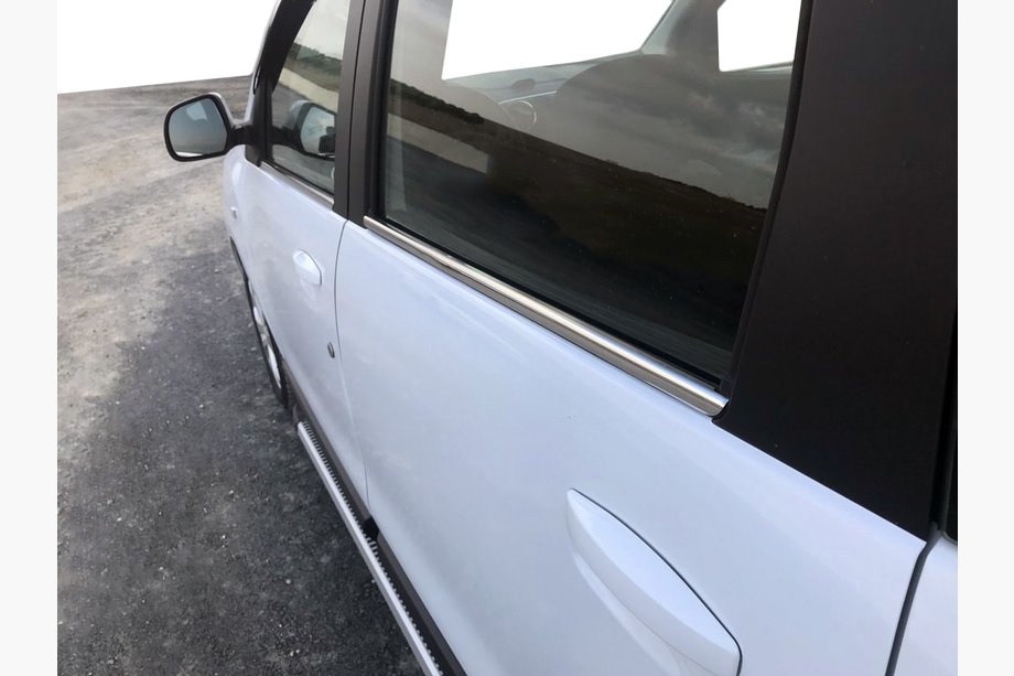 Dacia Lodgy 2012–2022 Okenske obrobe (4 kos, nerjavno jeklo) Carmos - turško nerjaveče jeklo Image