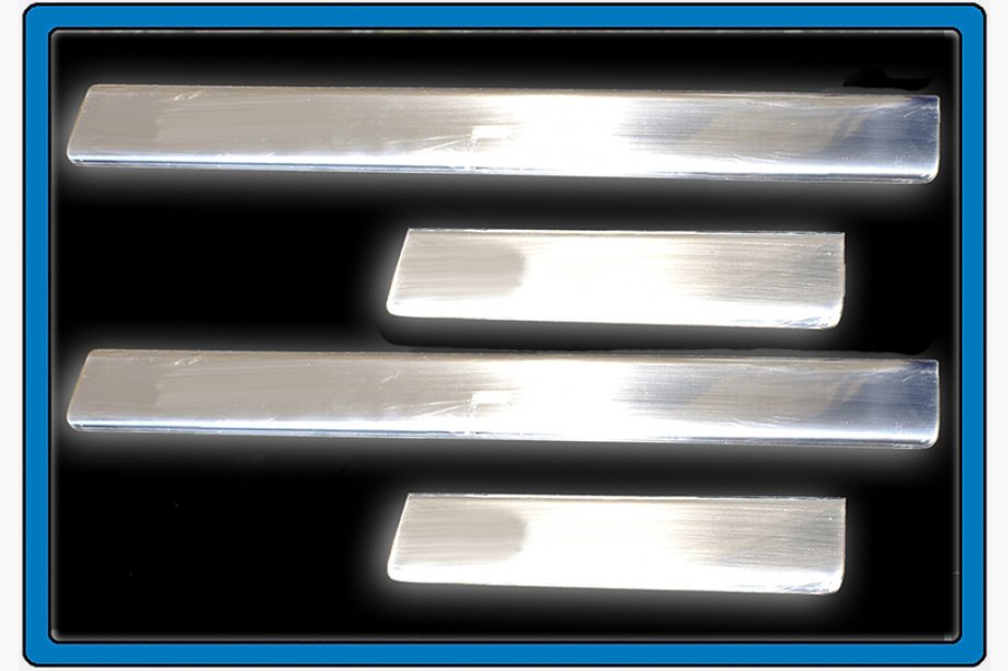 Seat Leon 2013–2020 Zaščitne letve pragov OmsaLine (4 kosi, nerjaveče jeklo) Image