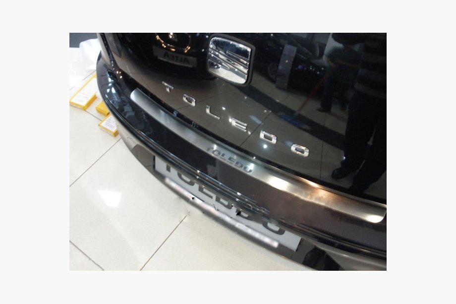 Seat Toledo 2005–2012 Nerjaveča letev za zadnji odbijač Nataniko Image