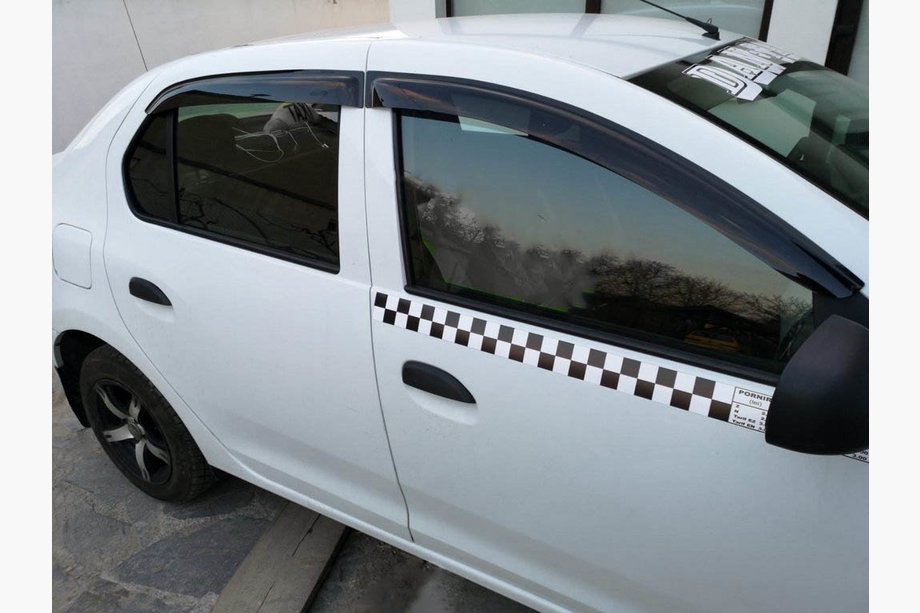 Renault Sandero 2013–2022 Vetrni deflektorji za okna (4 kosi, Niken) Image